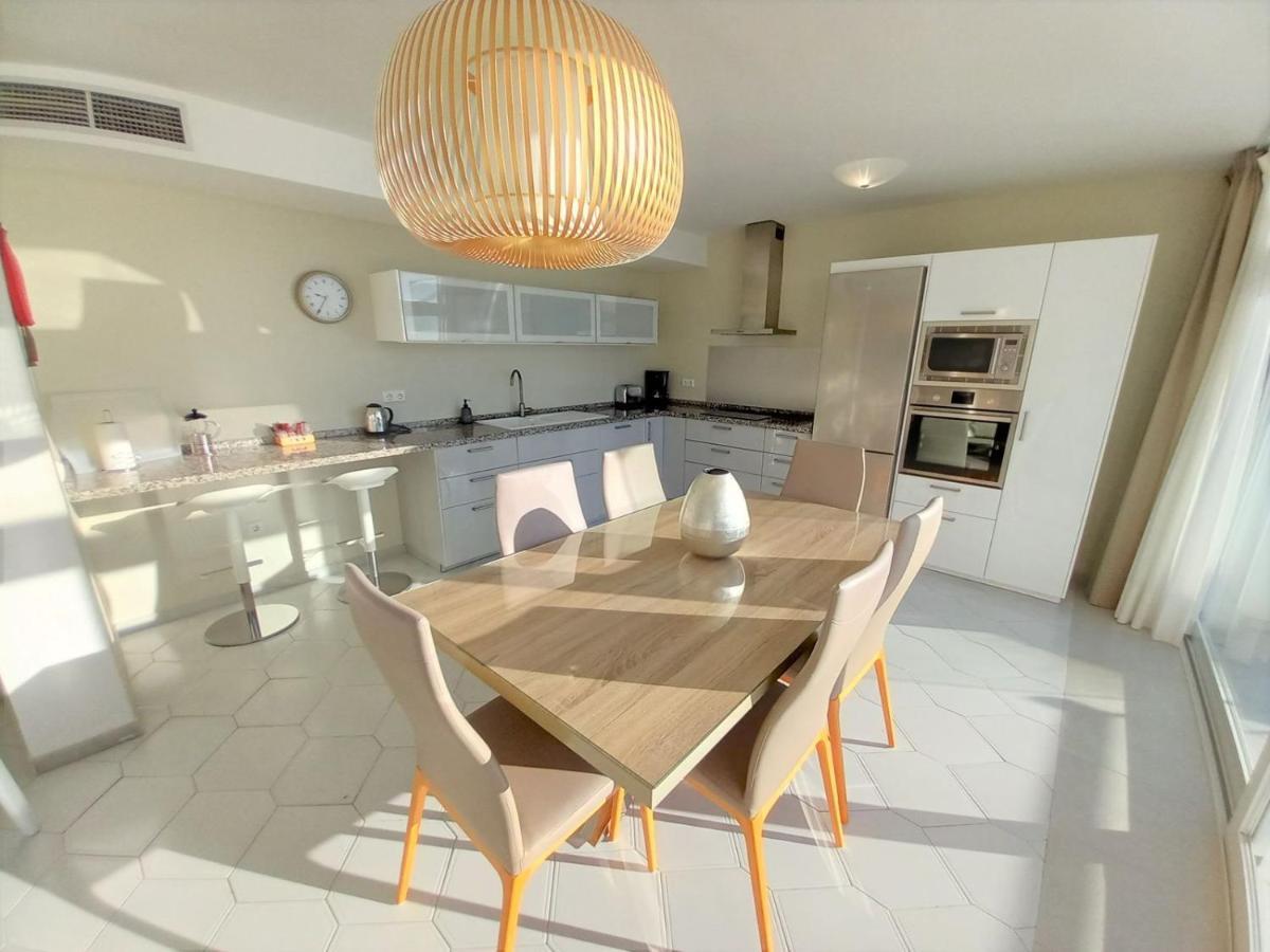 Miraflores Beachfront Penthouse Sitio de Calahonda Екстериор снимка