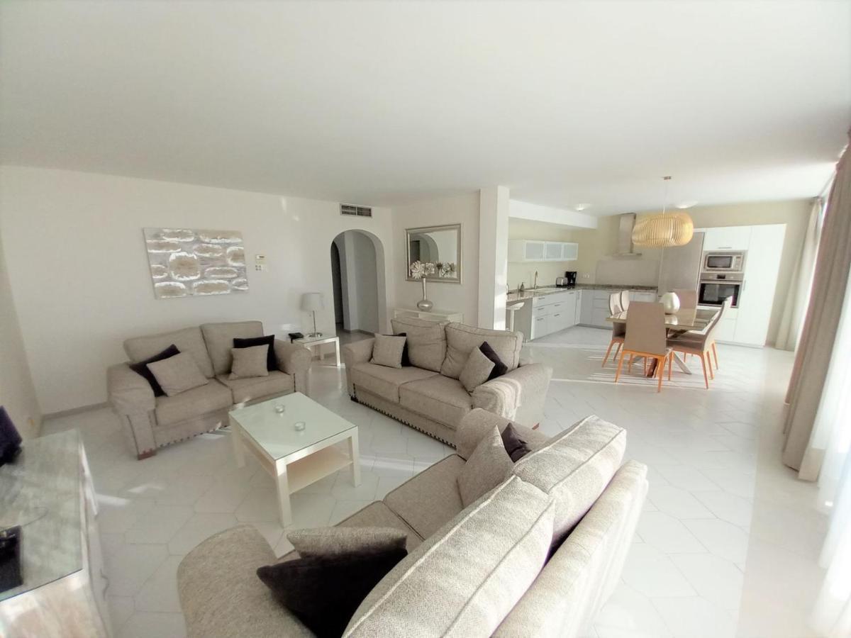 Miraflores Beachfront Penthouse Sitio de Calahonda Екстериор снимка